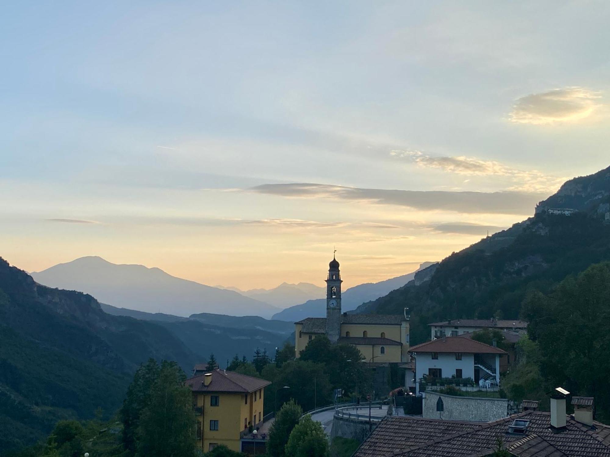Cielo E Terra Chalet Zencheri Con Vista Panoramica Piazza  Bagian luar foto